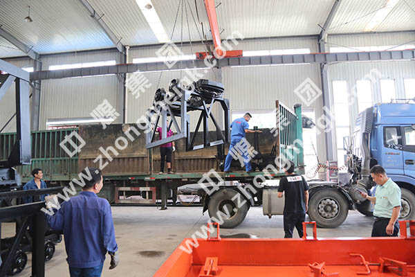 中煤集团一批矿用材料车发往山西晋城